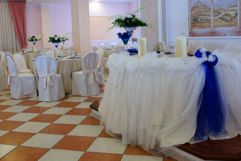 hotel-gaudio-matrimonio-blu-tavolo-sposi